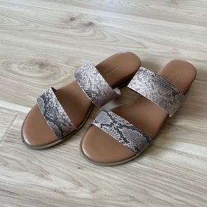 LC Lauren Conrad Sandals